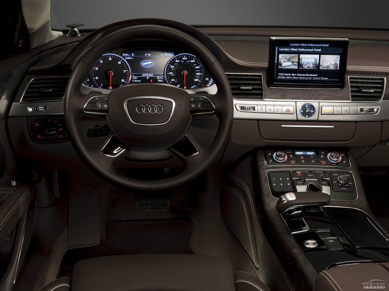 奧迪A8內(nèi)飾高清大圖
