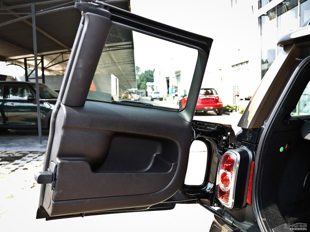 ҹMINI CLUBMAN܇(ni)DƬ
