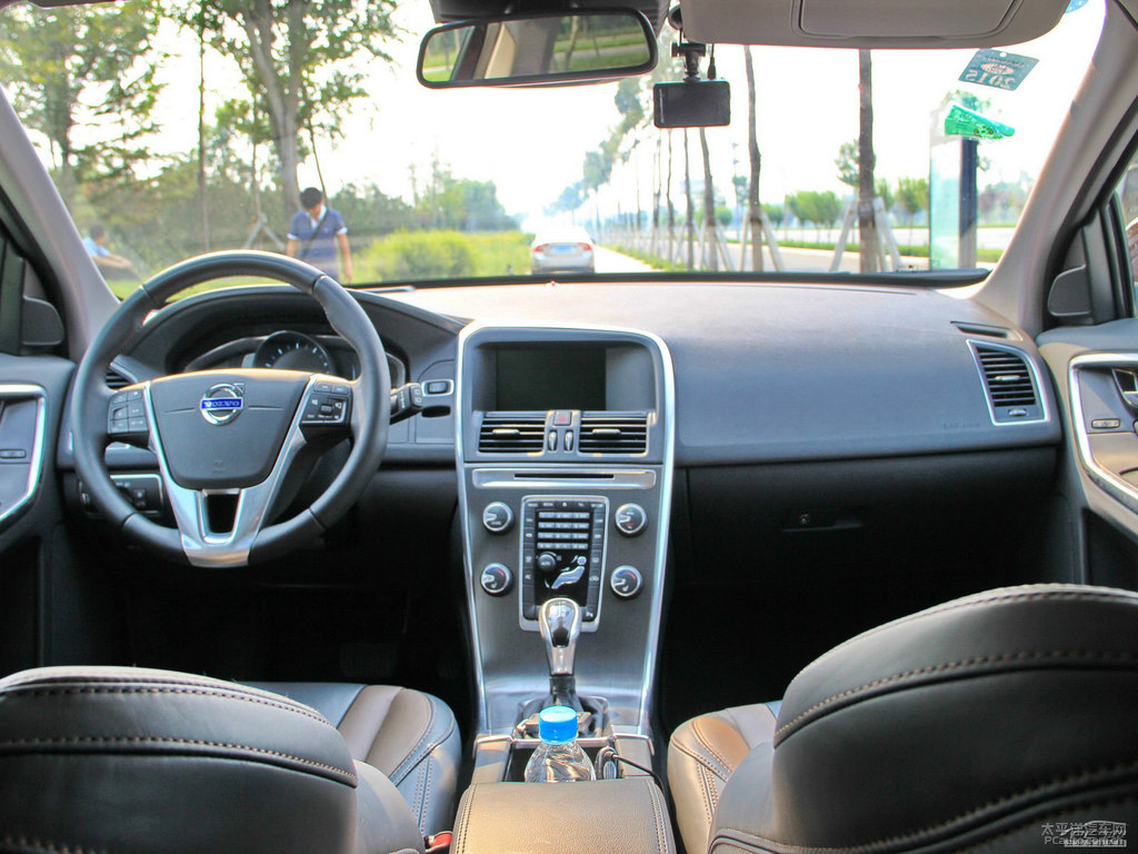 ɫ֠XC60(M)п؃(ni)DƬ