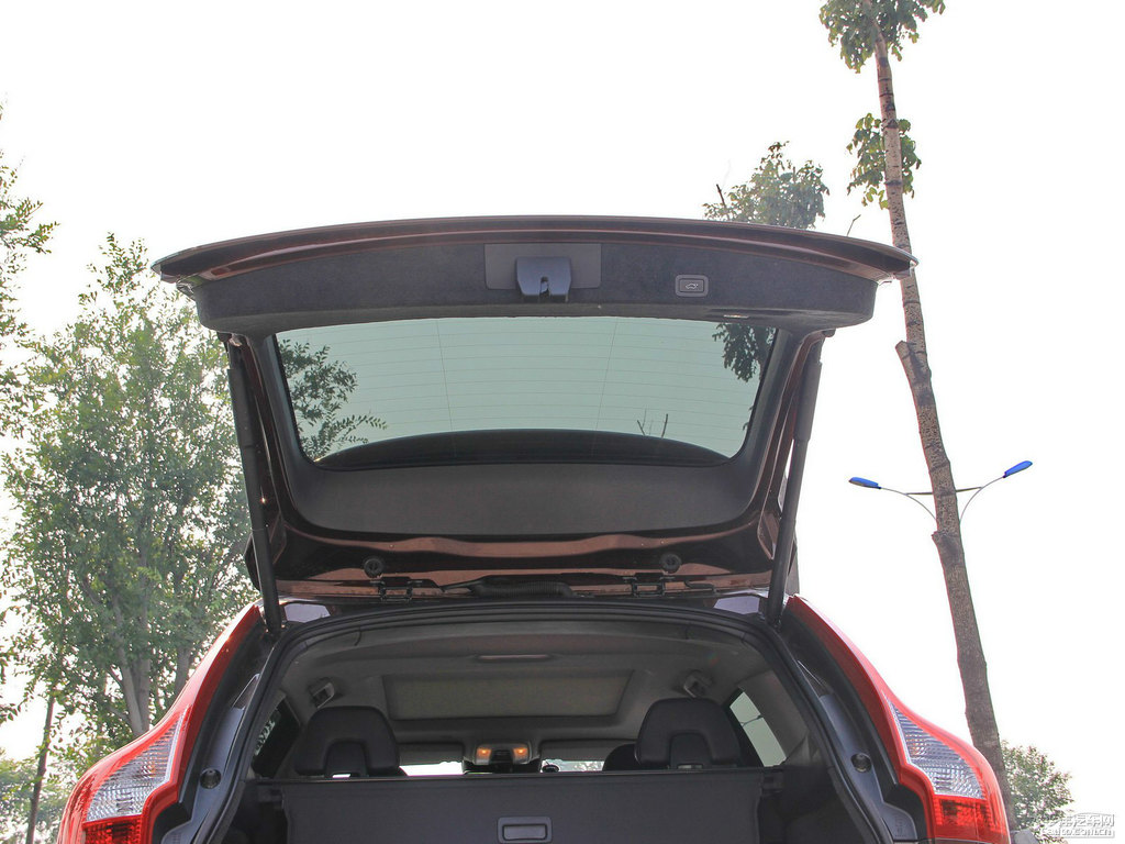 ɫ֠XC60(M)gDƬ