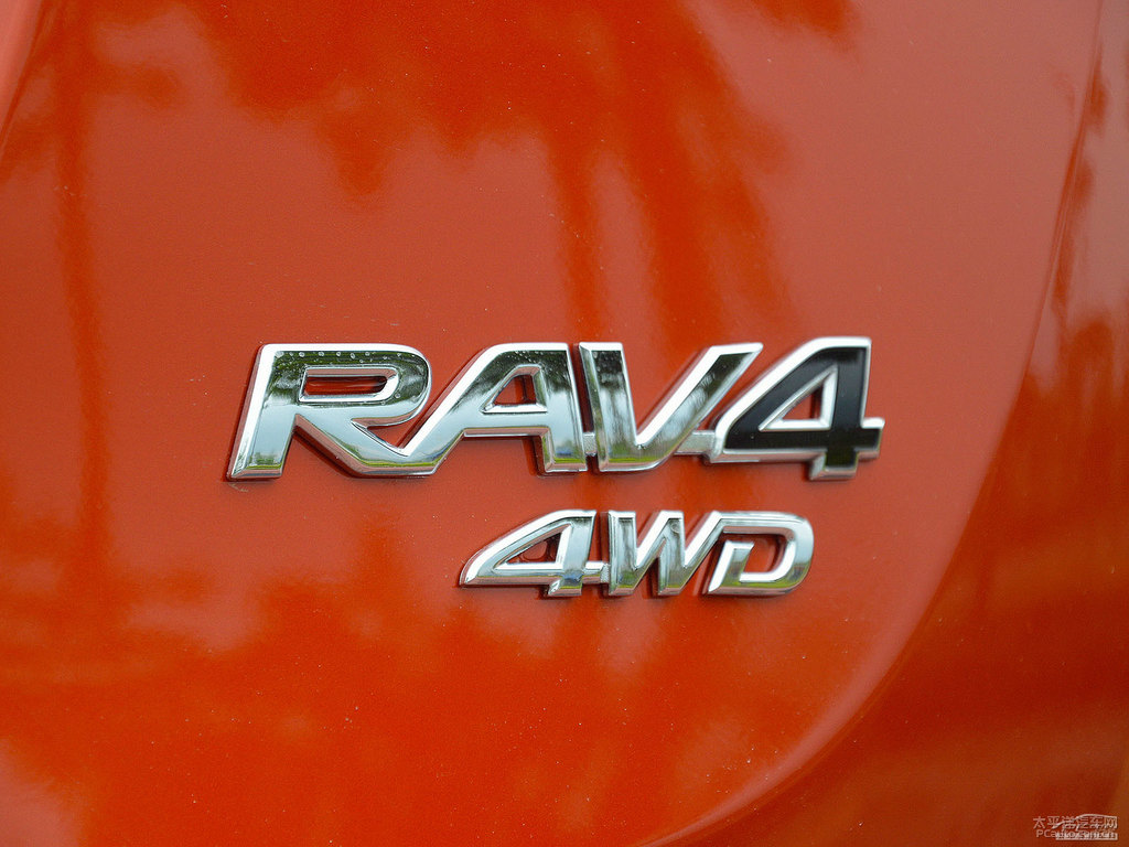 橙色RAV4榮放車尾外觀圖片