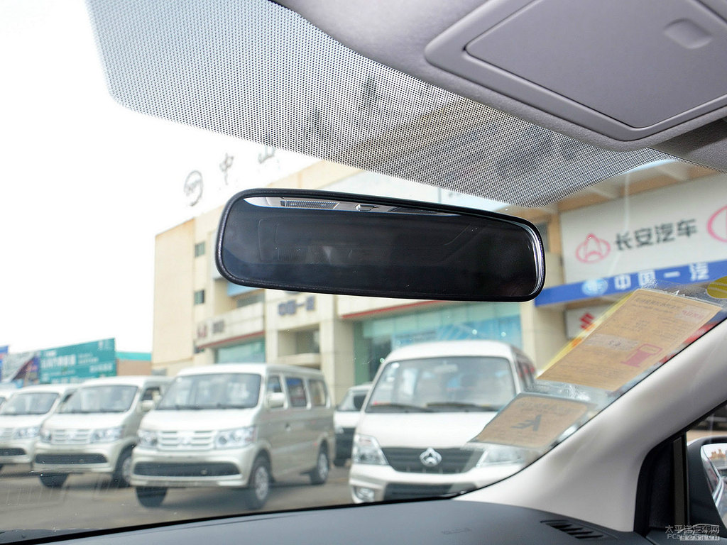 月光銀騏達(dá)車廂內(nèi)飾圖片