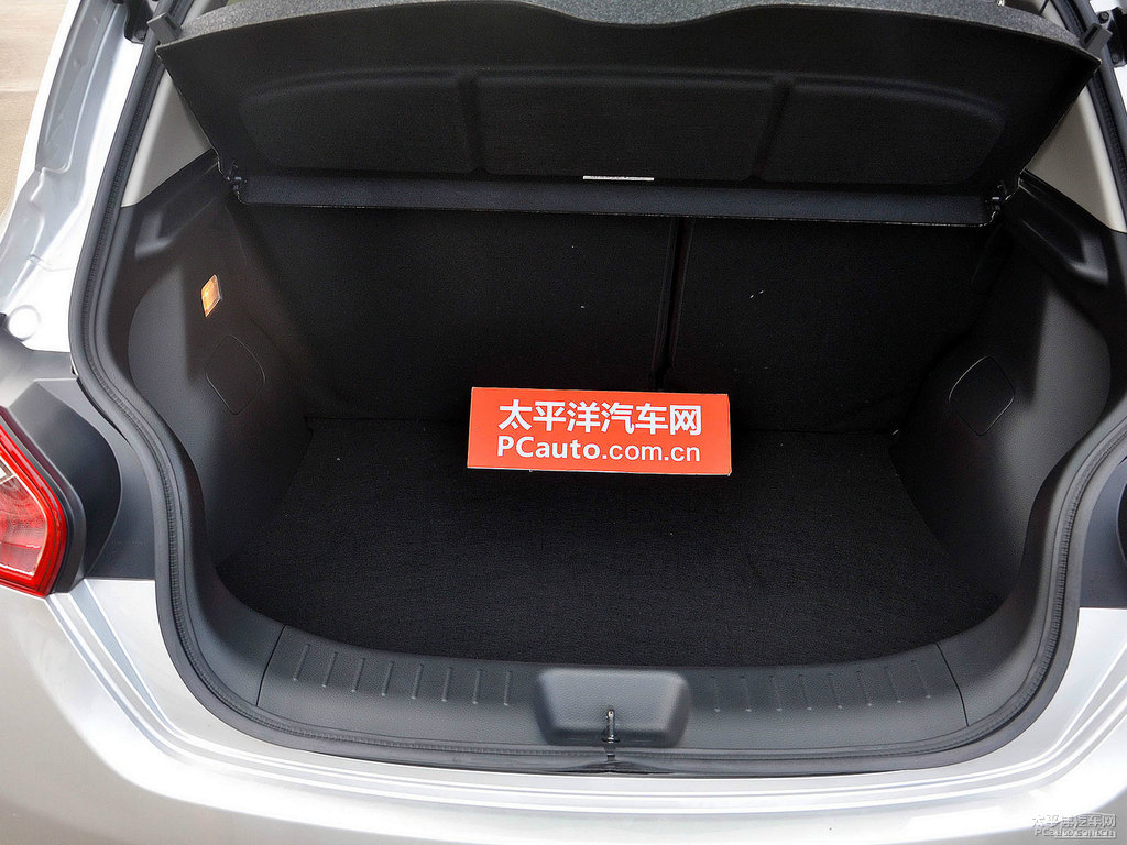 月光銀騏達(dá)后備廂空間圖片