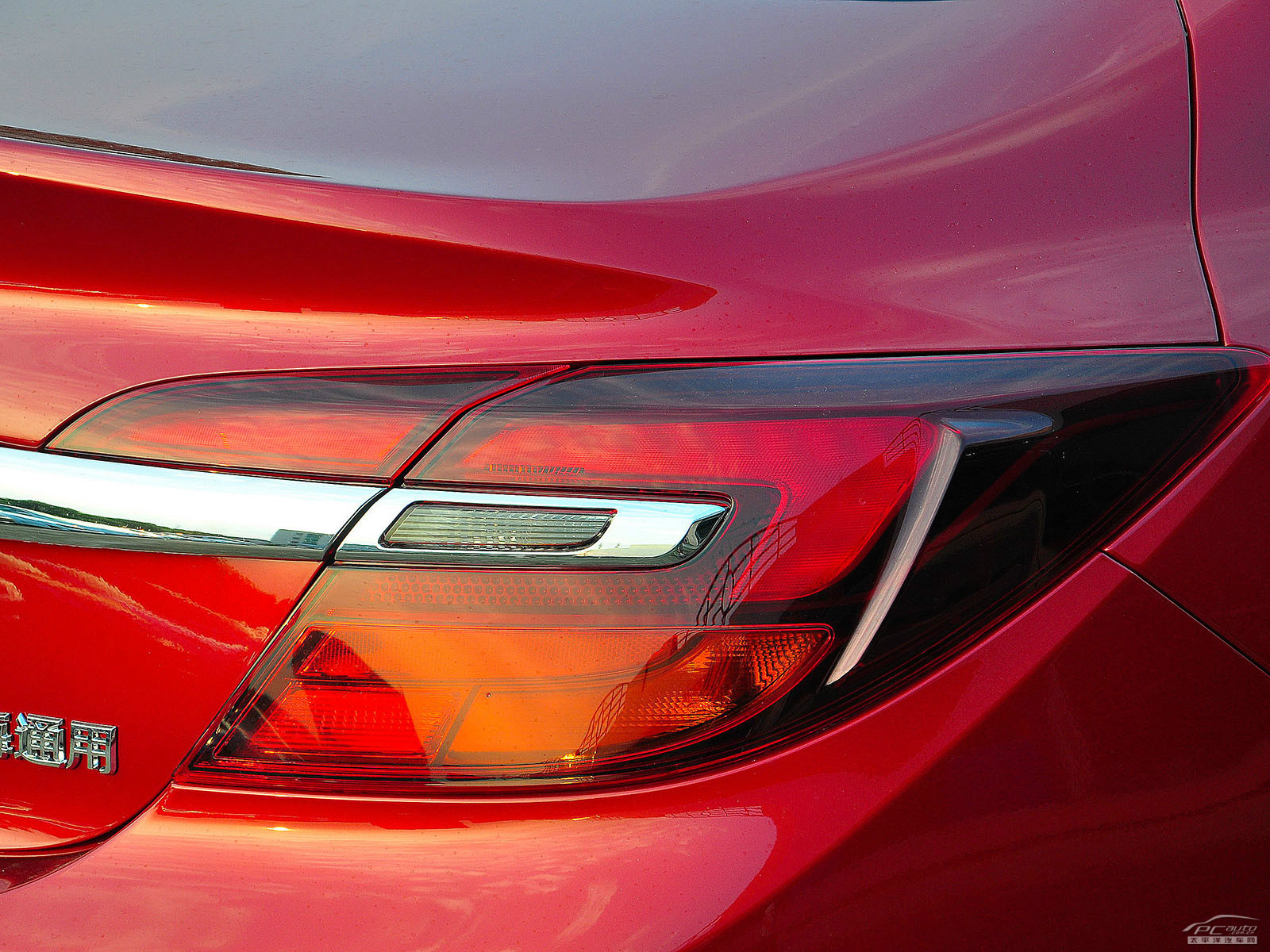 君威外觀高清大圖