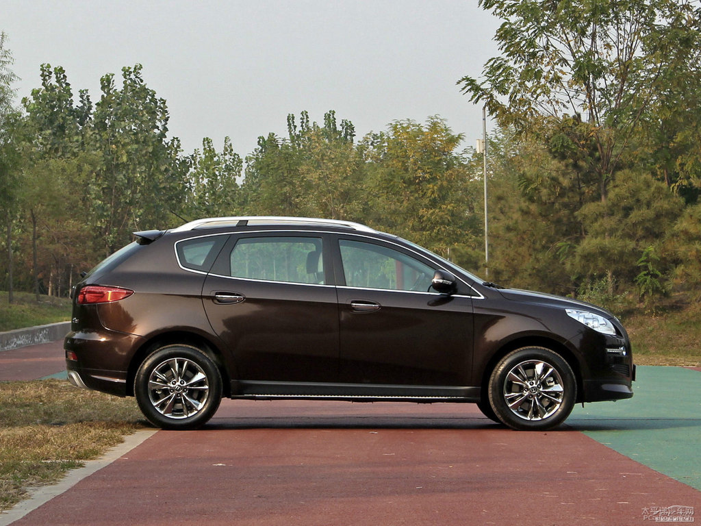 ǹ̴{ǽݴ7 SUV܇(ch)^^DƬ