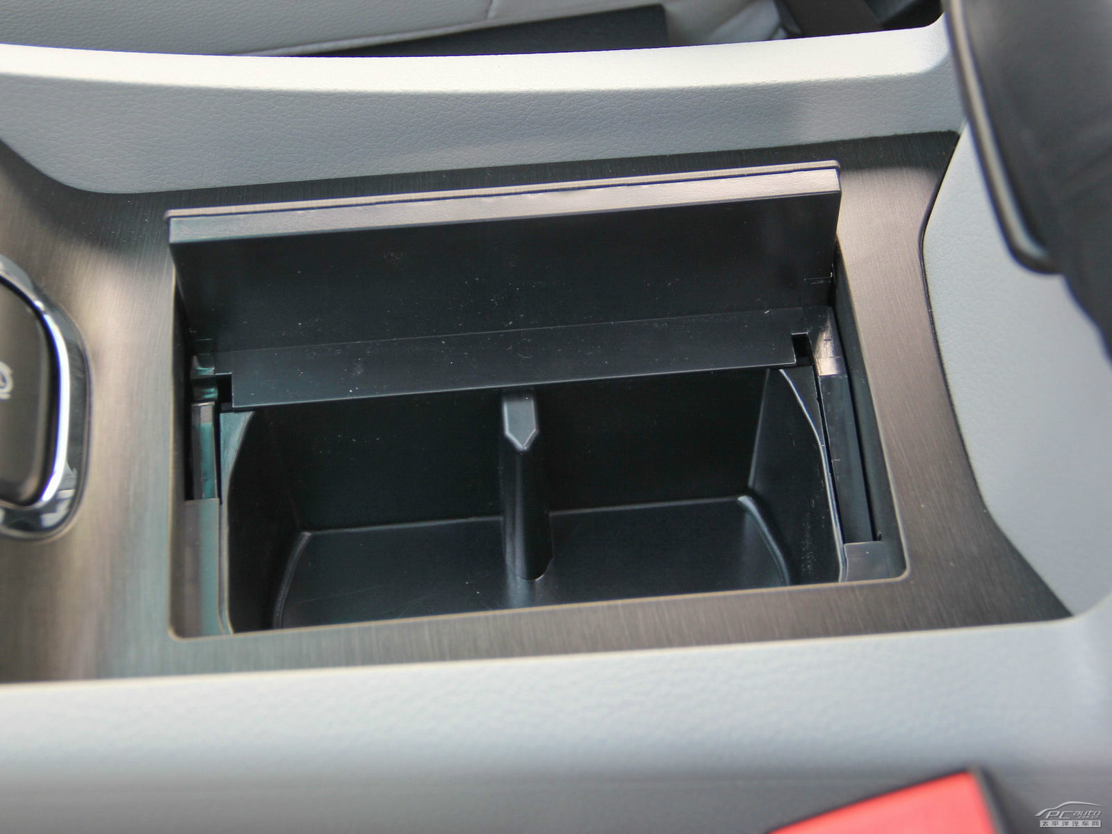 納智捷大7 SUV空間高清大圖