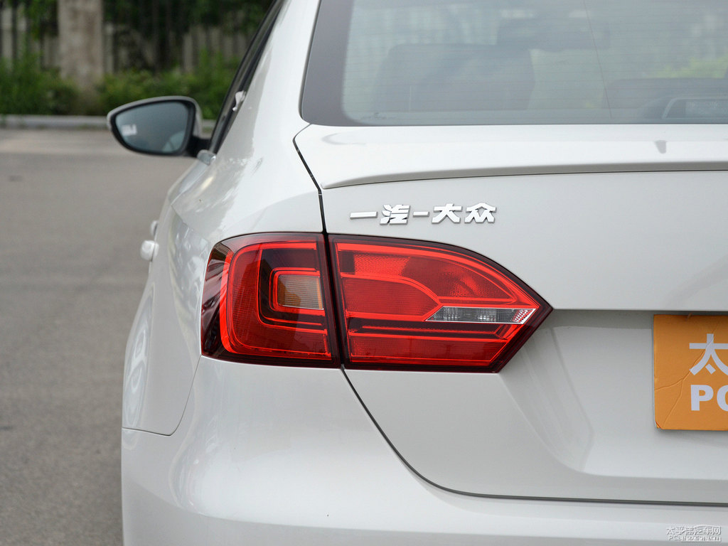 糖果白速騰車(chē)尾外觀(guān)圖片