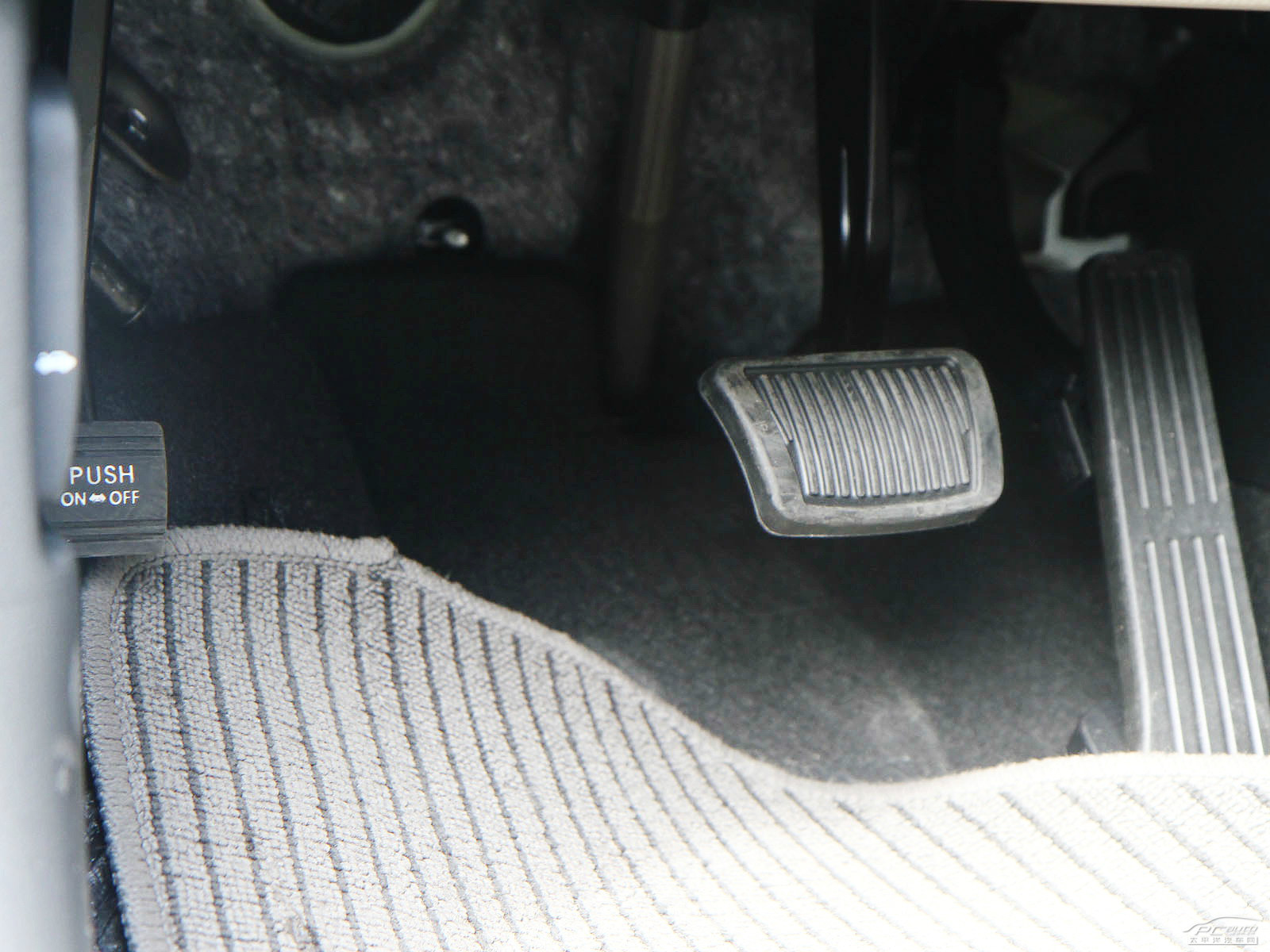 索蘭托內(nèi)飾高清大圖