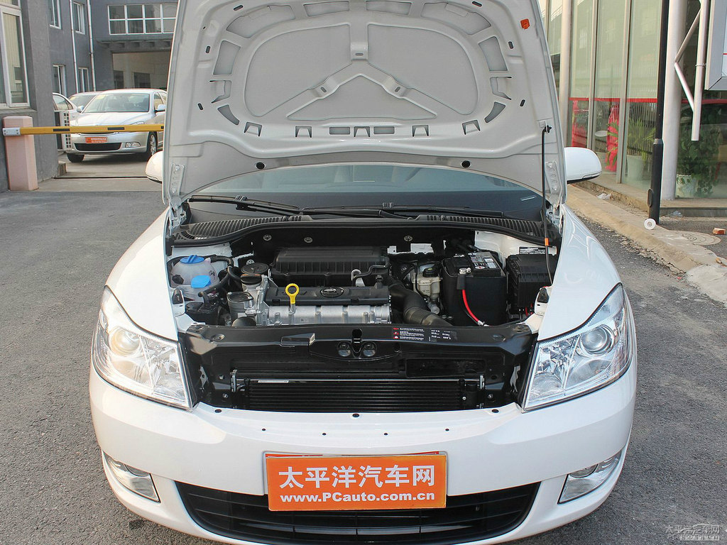極地白明銳發(fā)動(dòng)機(jī)其它細(xì)節(jié)圖片