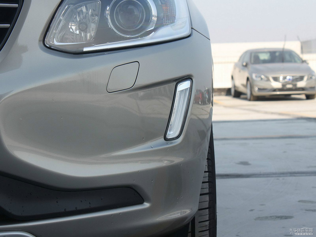 ĺɫ~֠XC60(M)܇^^DƬ