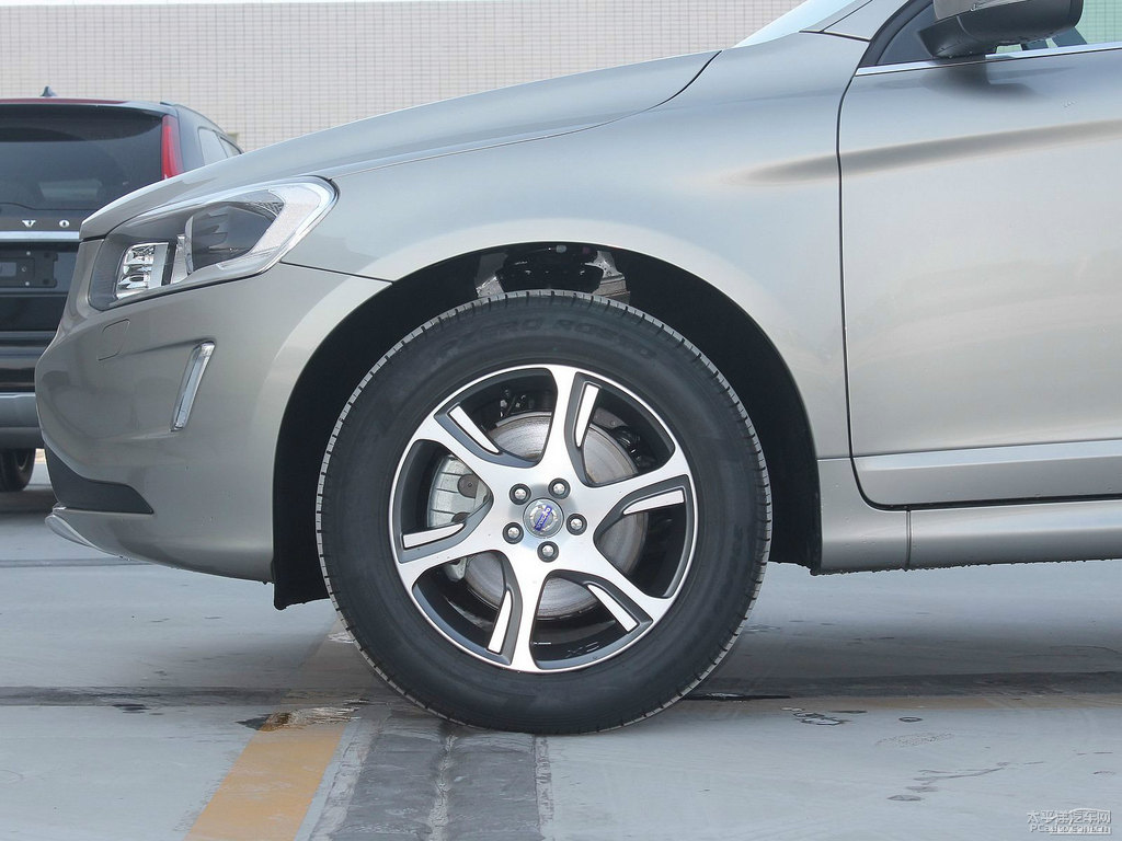 ĺɫ~֠XC60(M(jn))܇(ch)^DƬ