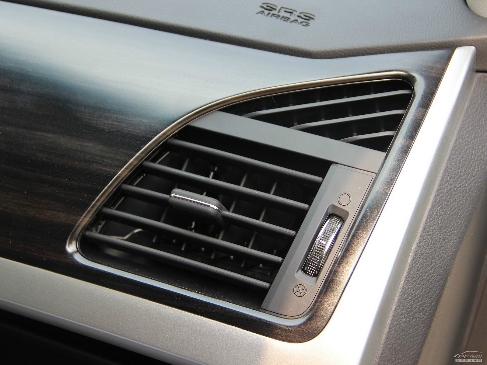 柯蘭多Korando內(nèi)飾高清大圖