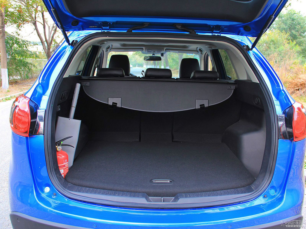 創(chuàng)馳藍(lán)馬自達(dá)CX-5后備廂空間圖片