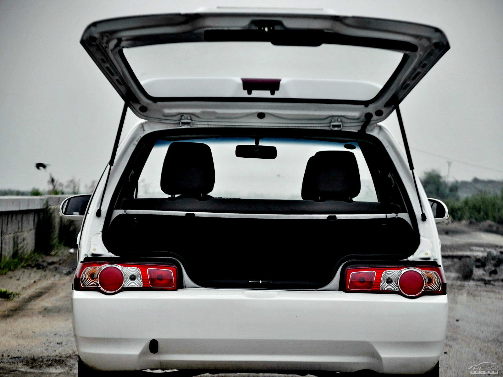 夏利空間高清大圖