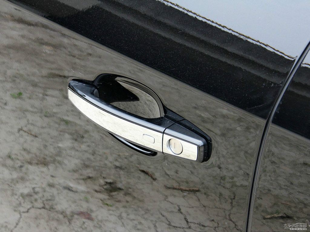 墨玉黑君越車(chē)身外觀圖片