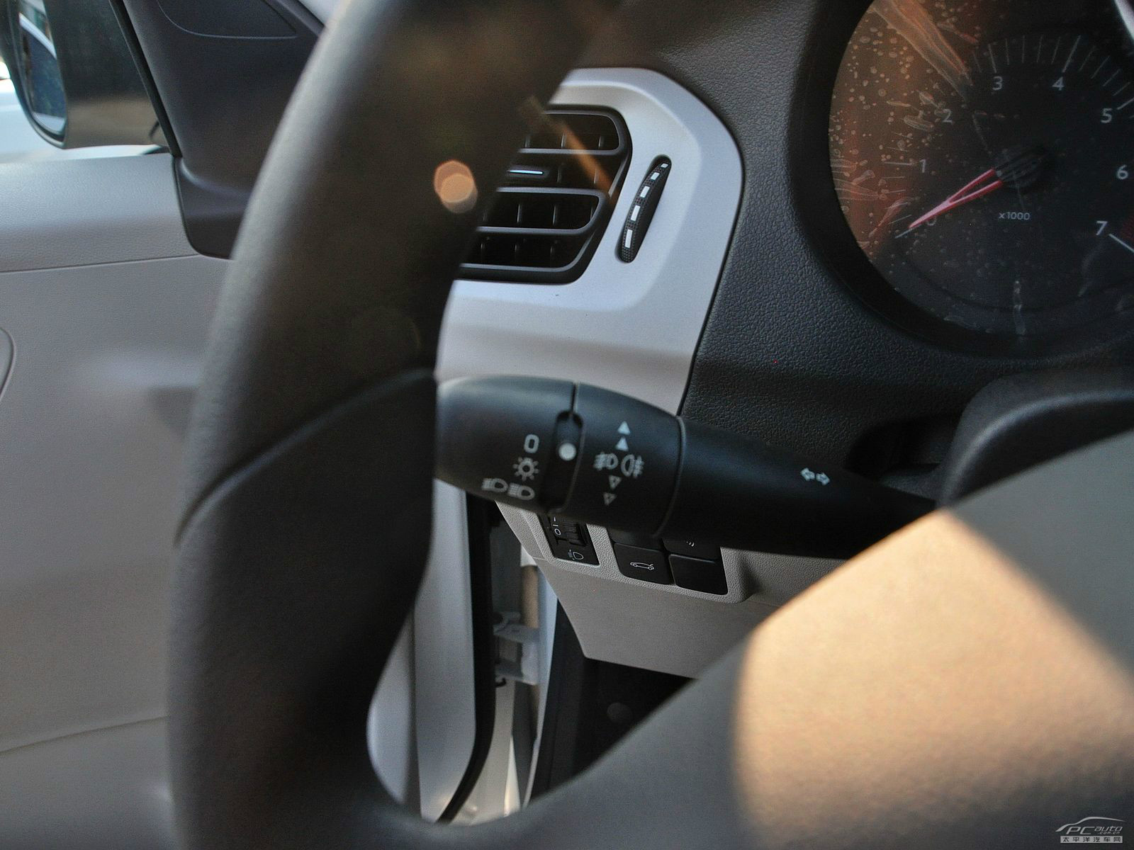 全新愛麗舍內(nèi)飾高清大圖