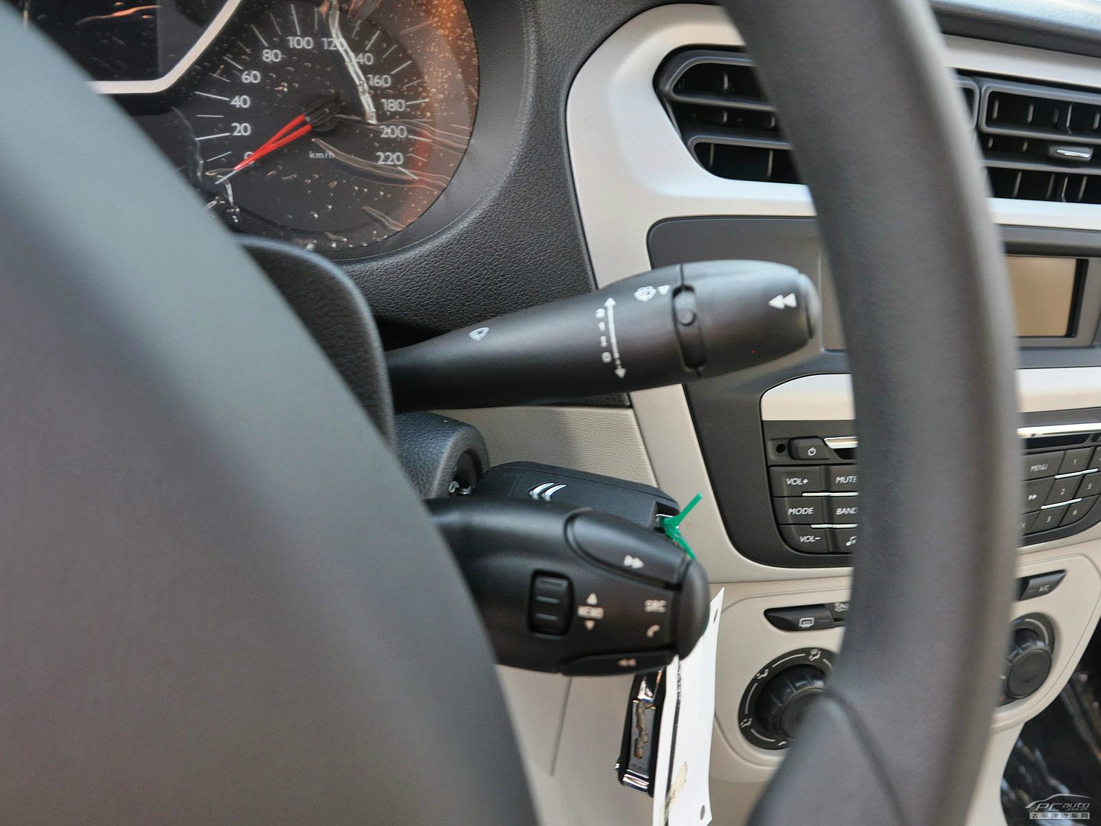 全新愛麗舍內(nèi)飾高清大圖