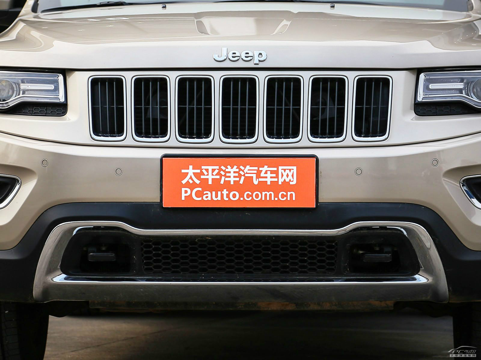 大切諾基外觀高清大圖