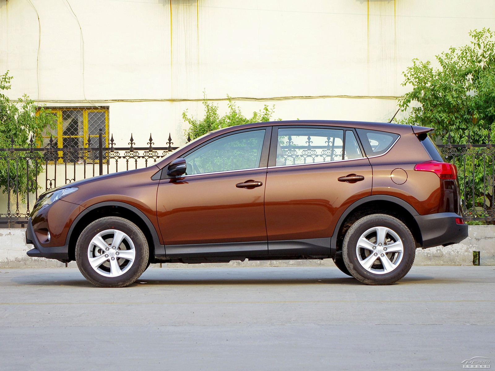 RAV4榮放外觀高清大圖