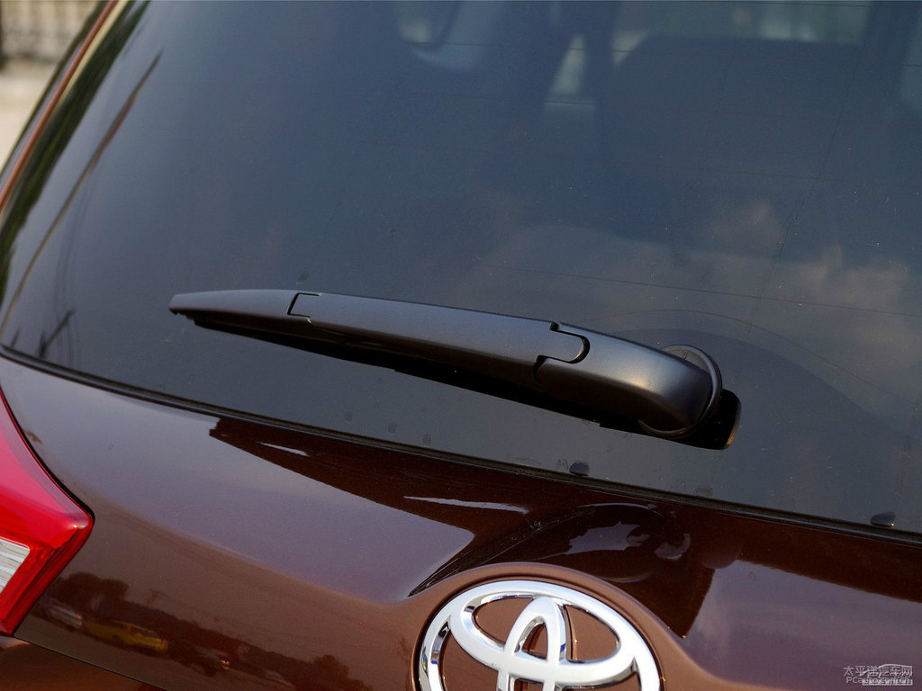 深棕云母色RAV4榮放車尾外觀圖片