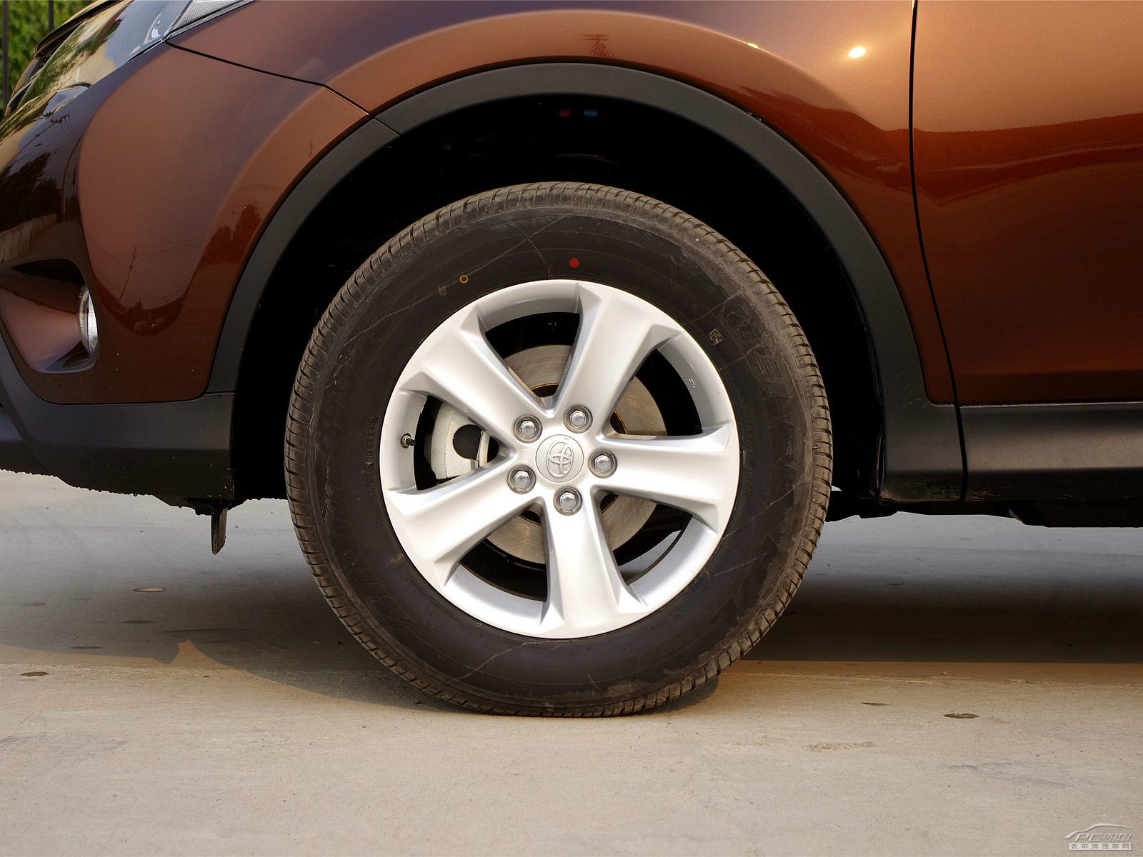 RAV4榮放外觀高清大圖