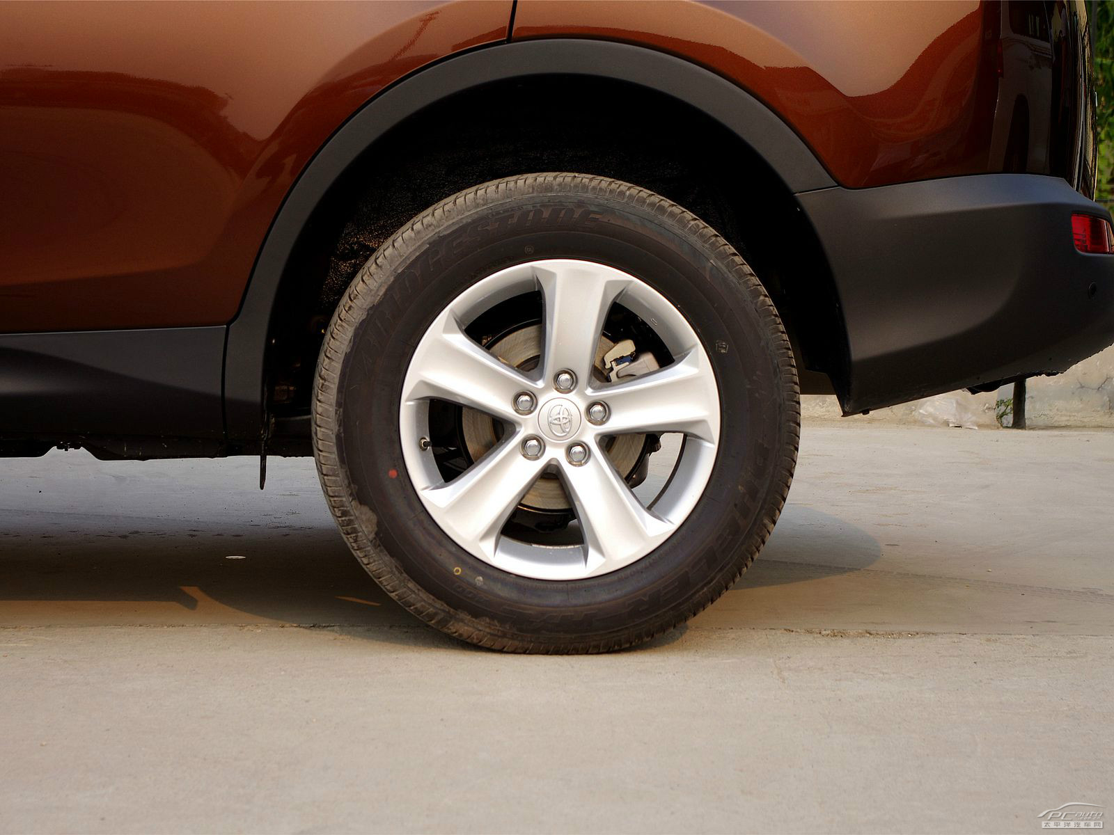 RAV4榮放外觀高清大圖