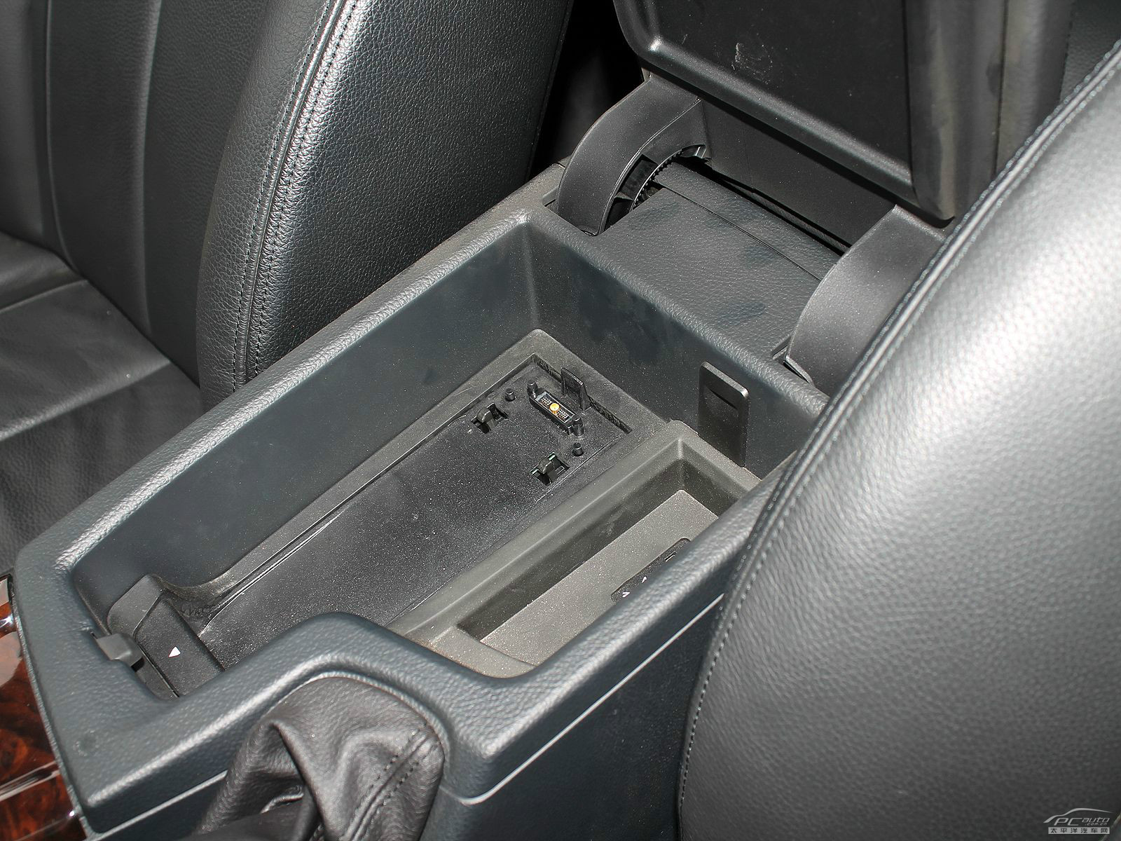 寶馬3系空間高清大圖