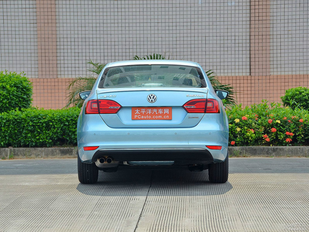 孔雀藍(lán)速騰整車(chē)外觀外觀圖片