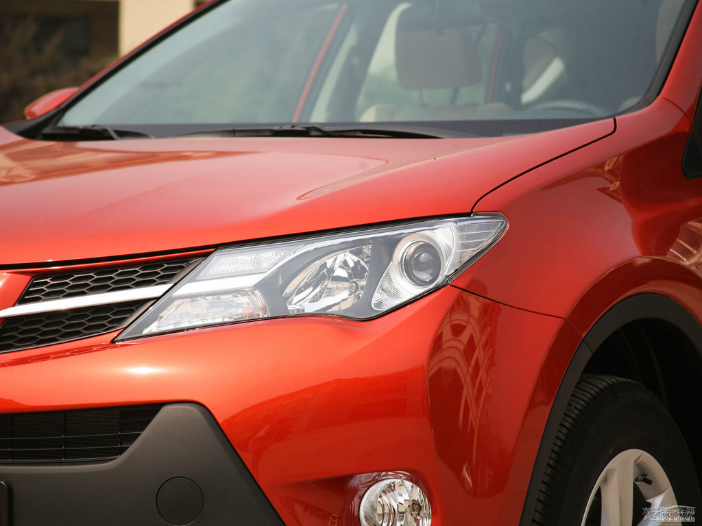 橙色RAV4榮放車頭外觀圖片