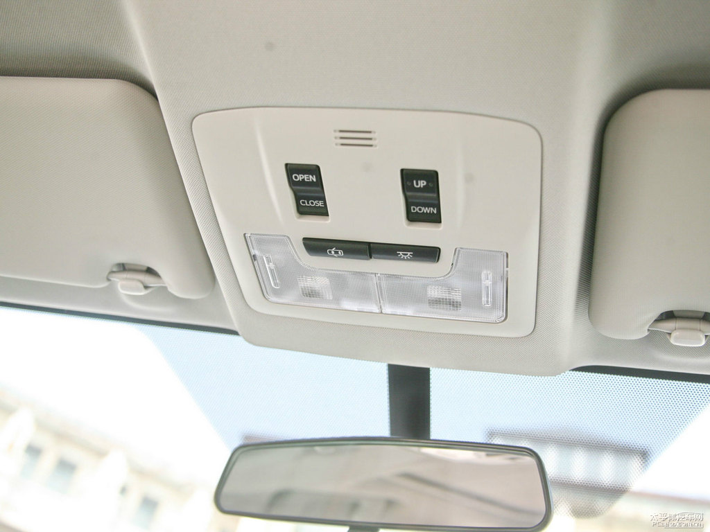 橙色RAV4榮放車廂內(nèi)飾圖片