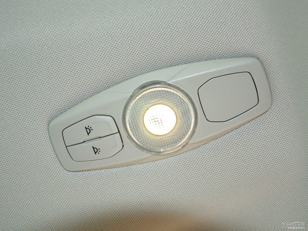 銀沙黑蒙迪歐車廂內(nèi)飾圖片