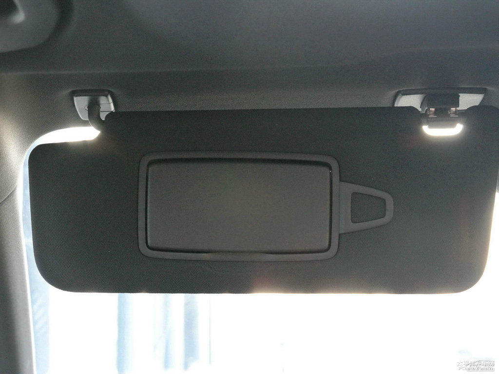曜巖黑奔馳S級車廂內(nèi)飾圖片