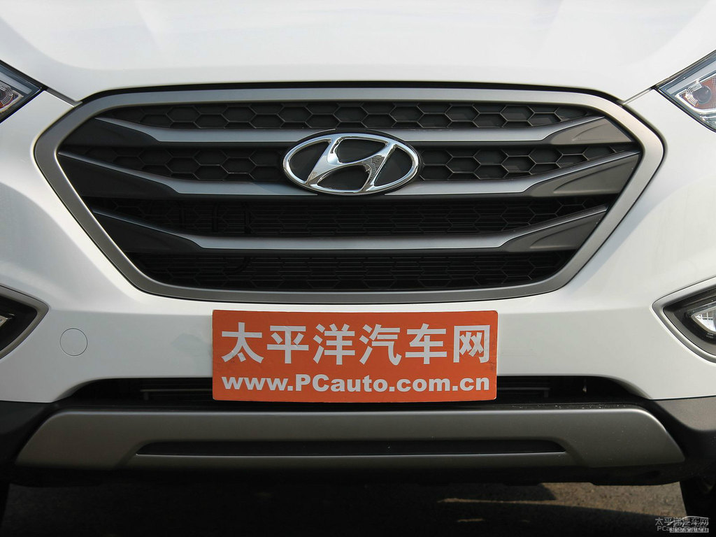 瑩白北京現(xiàn)代ix35車頭外觀圖片