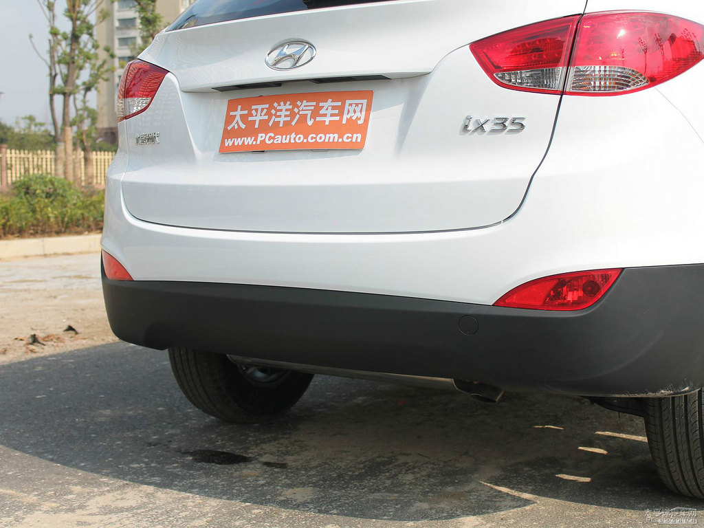 瑩白北京現(xiàn)代ix35車尾外觀圖片
