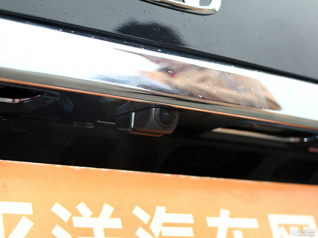 奧夫特黑雅閣車尾外觀圖片