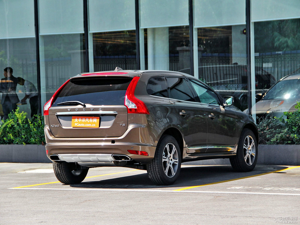 ɫ֠XC60(M)܇^^DƬ