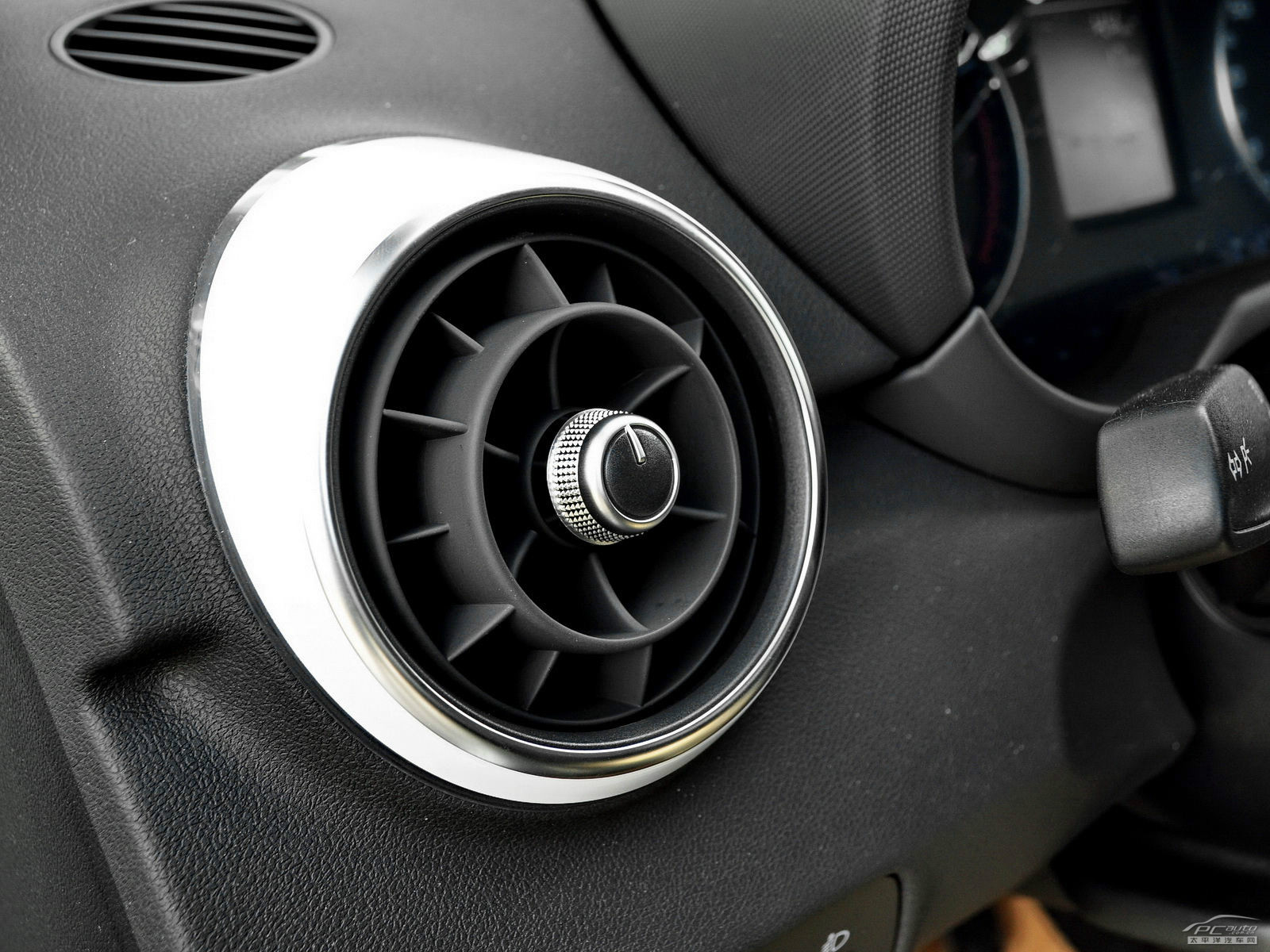 奧迪A1內(nèi)飾高清大圖