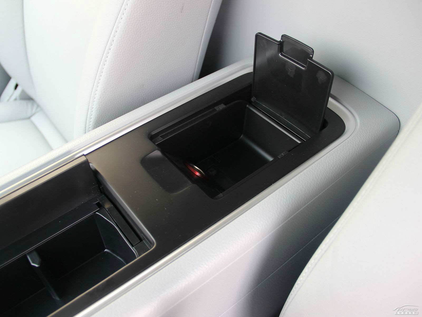 納智捷MASTER CEO空間高清大圖