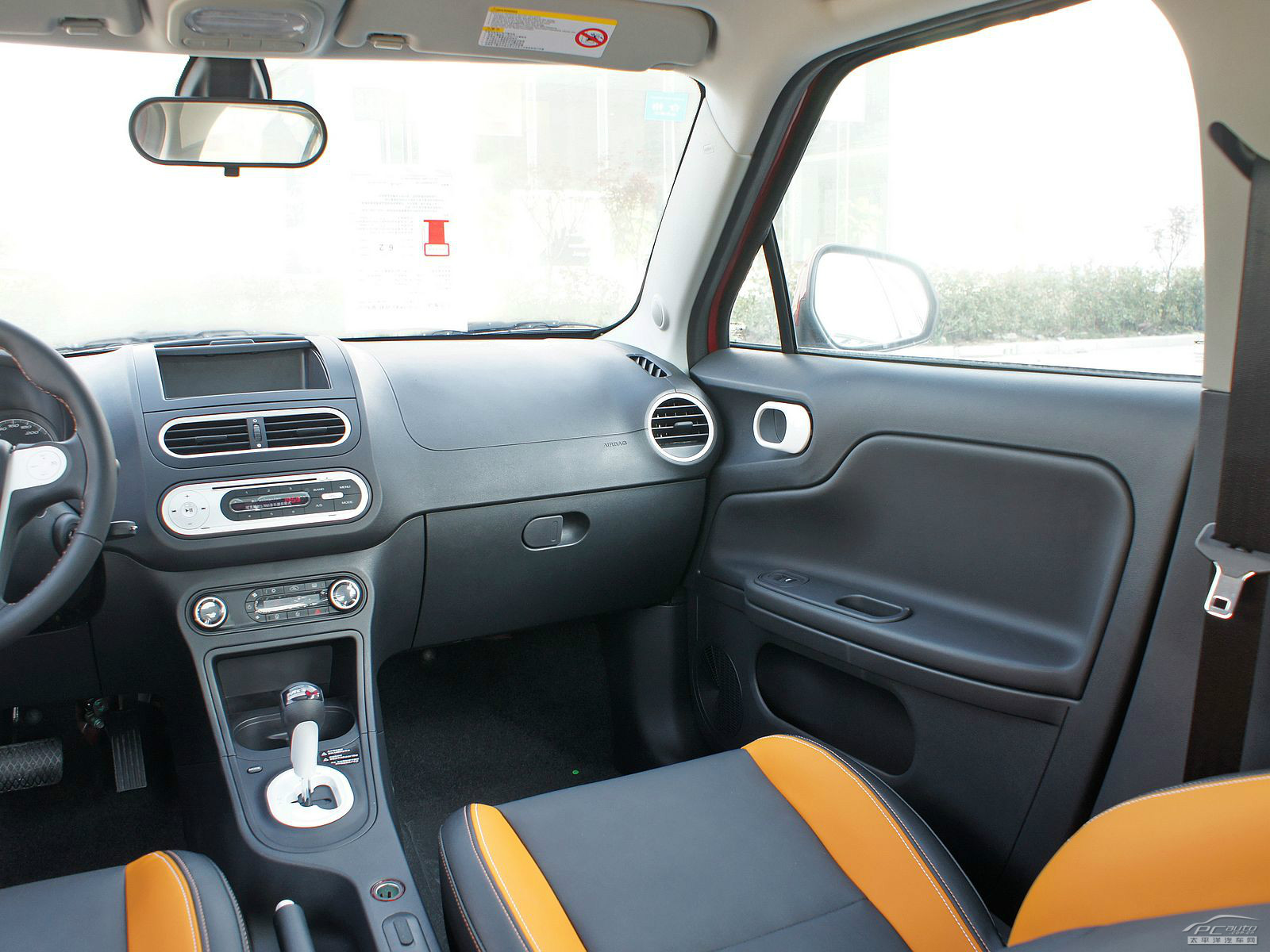 名爵3內(nèi)飾高清大圖