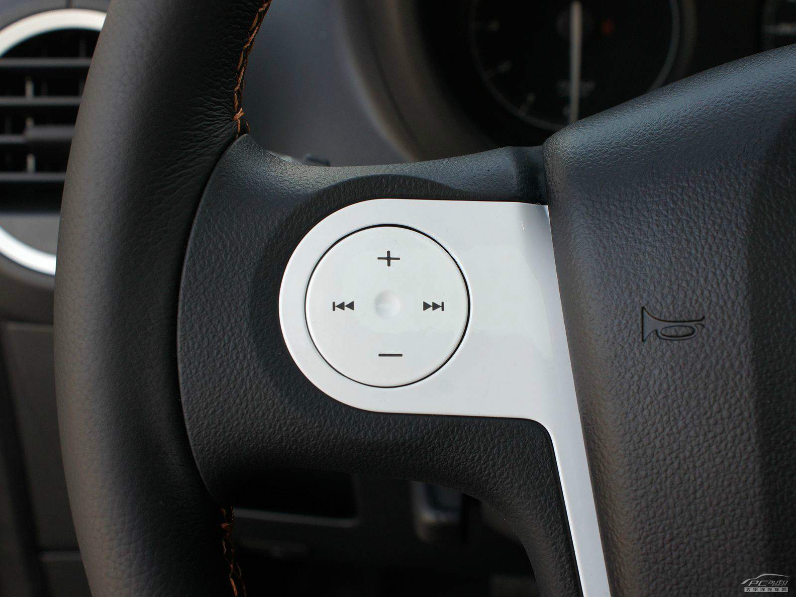 名爵3內(nèi)飾高清大圖