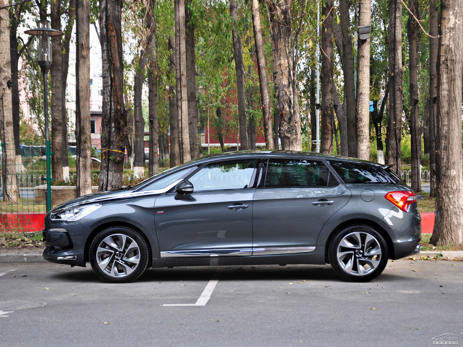 DS 5外觀高清大圖