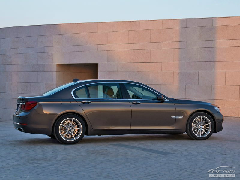 寶馬7系外觀高清大圖