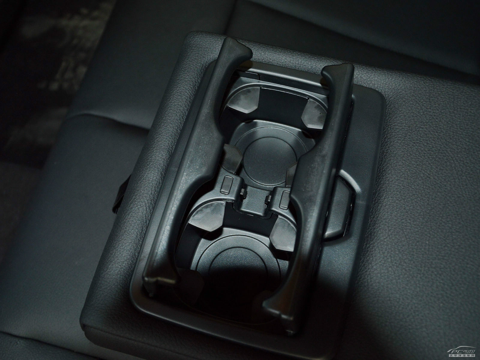 寶馬3系空間高清大圖