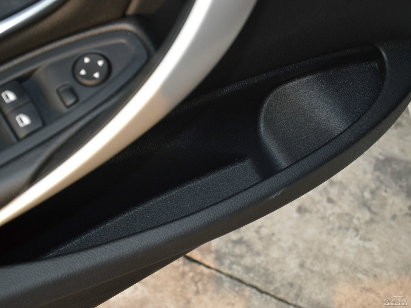 寶馬3系空間高清大圖