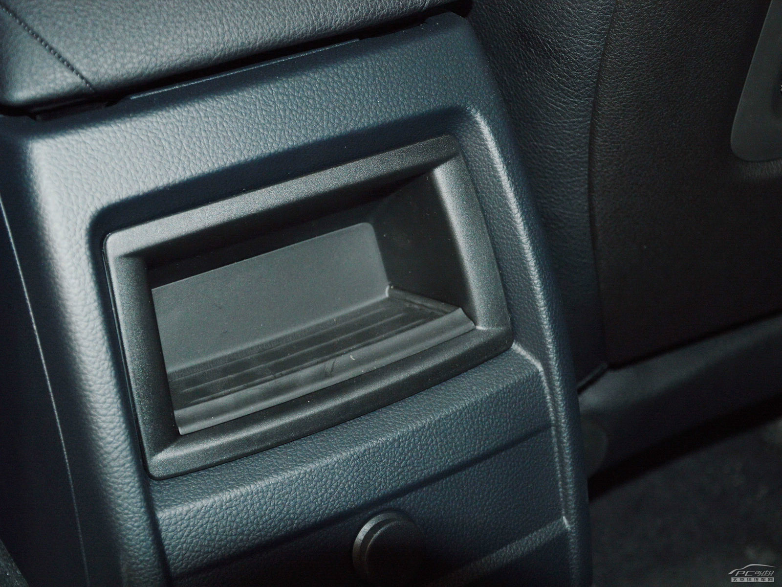 寶馬3系空間高清大圖