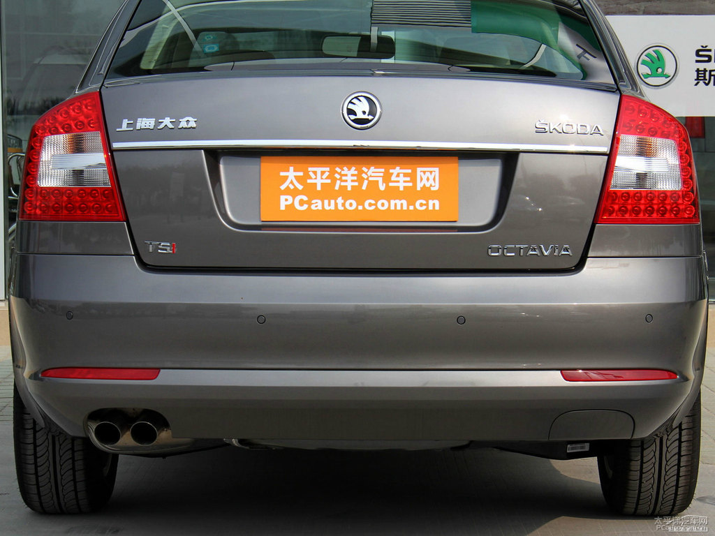 鐳射灰明銳車尾外觀圖片