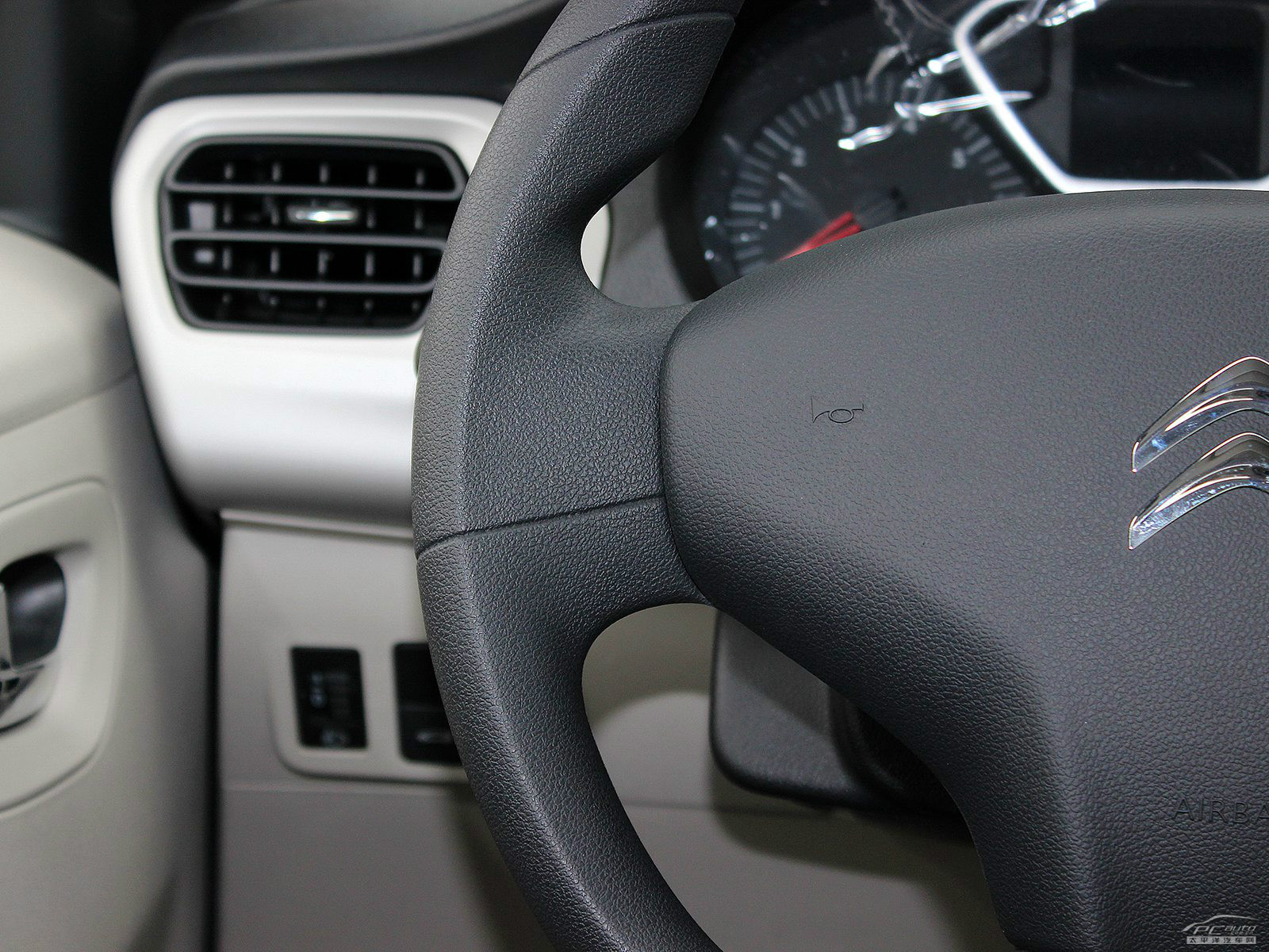 全新愛麗舍內(nèi)飾高清大圖