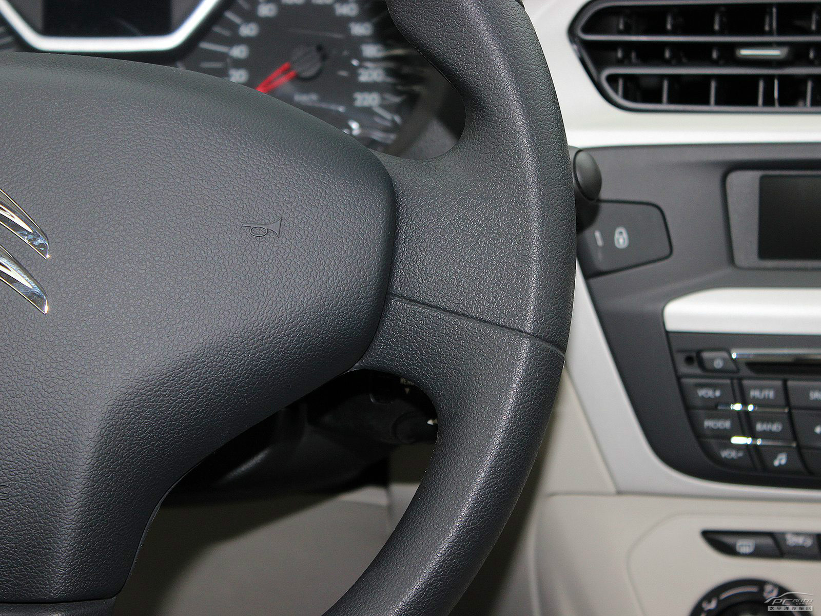 全新愛麗舍內(nèi)飾高清大圖