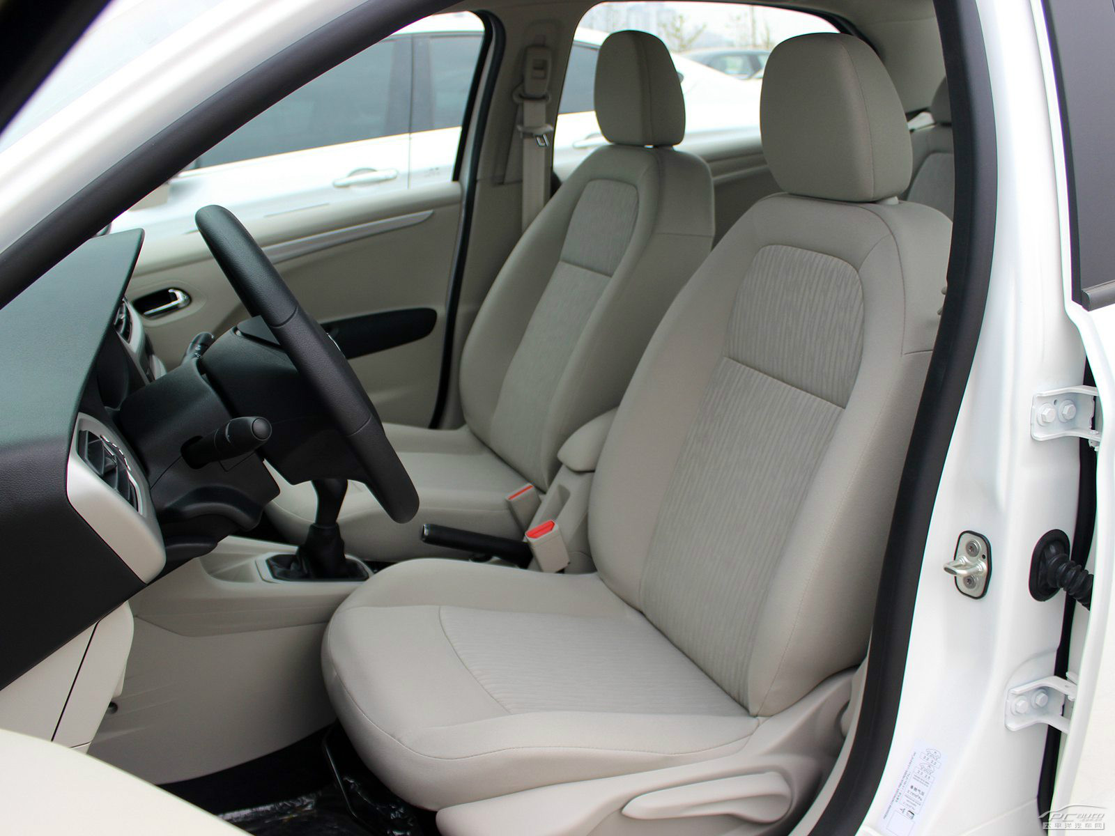 全新愛麗舍內(nèi)飾高清大圖