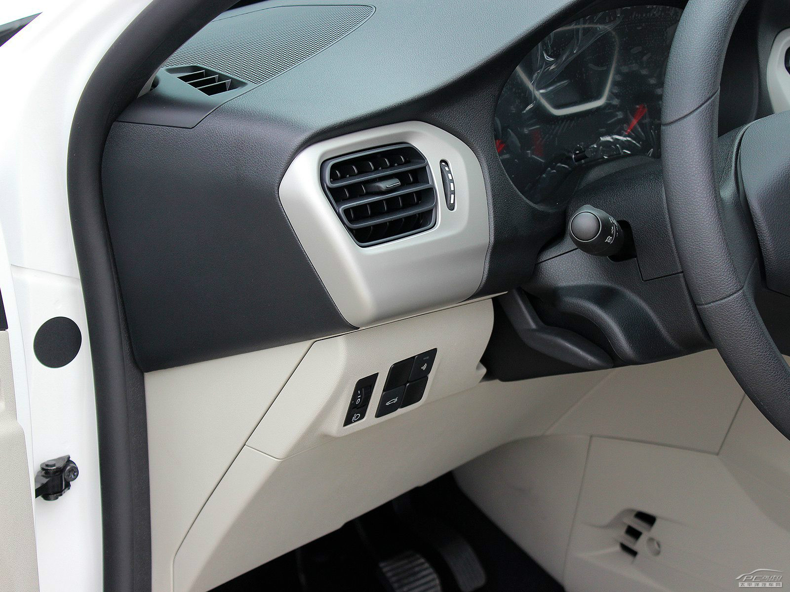 全新愛(ài)麗舍內(nèi)飾高清大圖